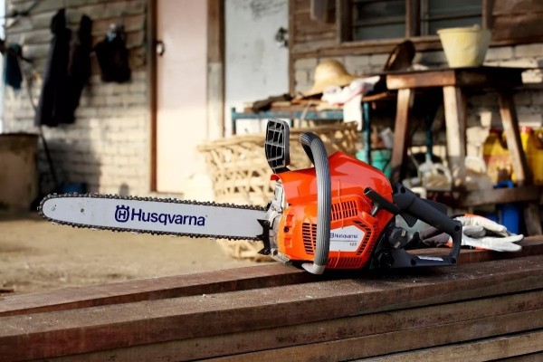 Motosierra Husqvarna 120 - 236 Espada 16'' 35cc + Remera Ofi - Imagen 3